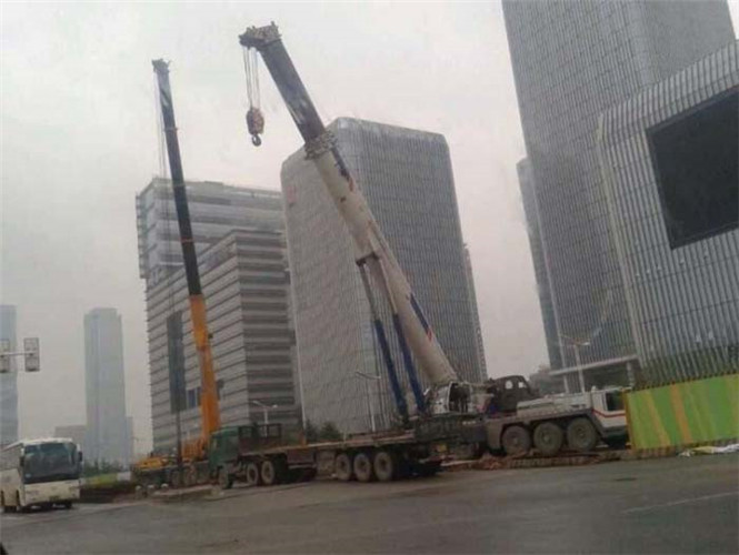 魏都区“自动找平”—— 吊车的 “平地神器” 技术