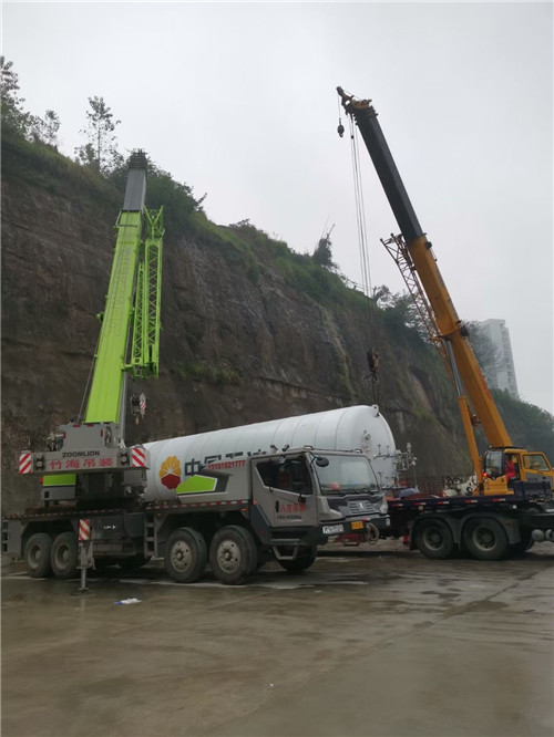 魏都区“不怕风雨冻”—— 吊车的 “恶劣环境适应” 技术